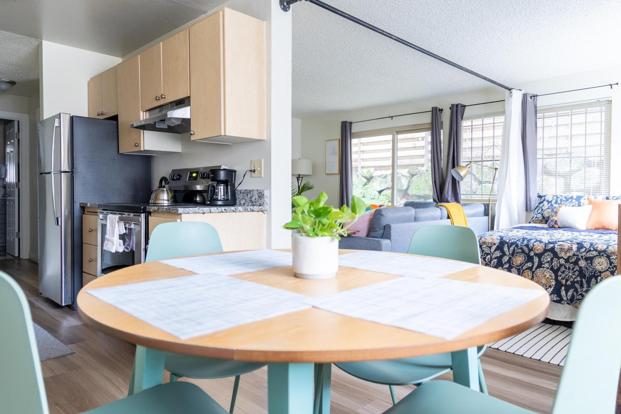 King Bed + Studio! Free Parking, Patio, Wfh Space! Сиэтл Экстерьер фото